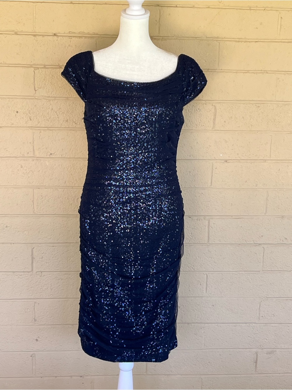 Ralph Lauren Sequin Dress w/ ruched tulle overlay. Cape sleeves. Navy blue. 6-8 - Picture 5 of 16